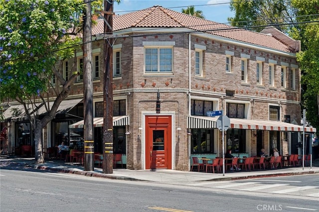 2531 N Commonwealth Ave, Los Angeles, CA 90027 - view of property
