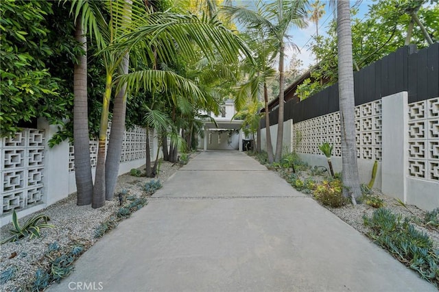 2531 N Commonwealth Ave, Los Angeles, CA 90027 - view of home's community