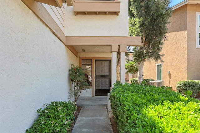 8373 Suntree Pl, San Diego, CA 92119 - entrance to property with stucco siding
