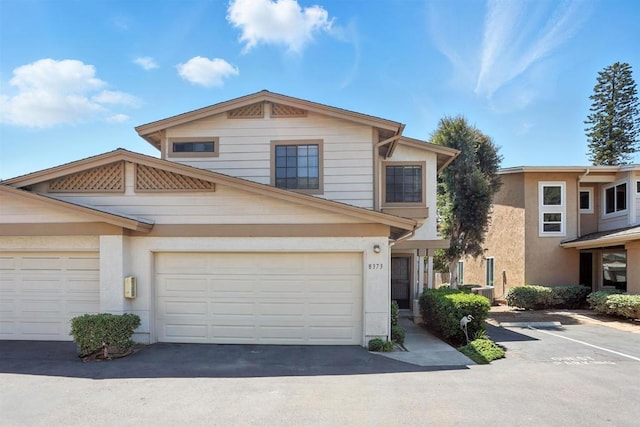8373 Suntree Pl, San Diego, CA 92119 - traditional-style home featuring stucco siding