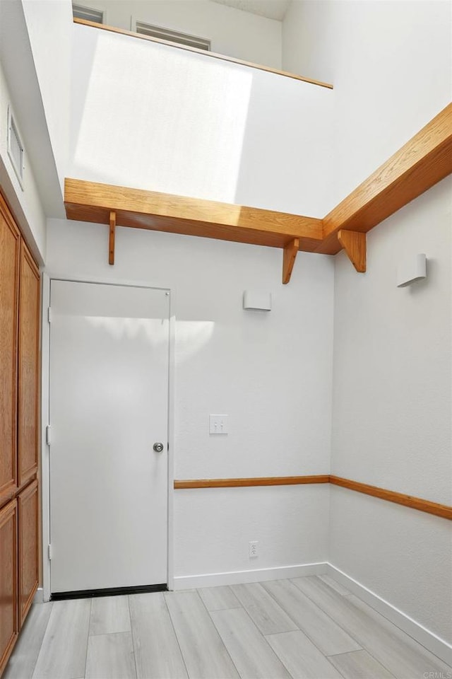 8373 Suntree Pl, San Diego, CA 92119 - unfurnished room featuring light wood-style flooring