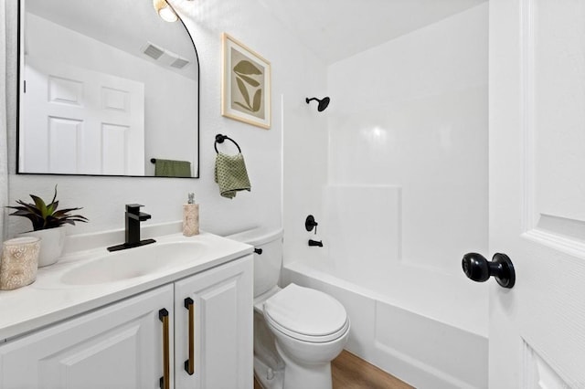 6735 Amherst St, San Diego, CA 92115 - full bath featuring vanity, shower / bath combination, and wood finished floors