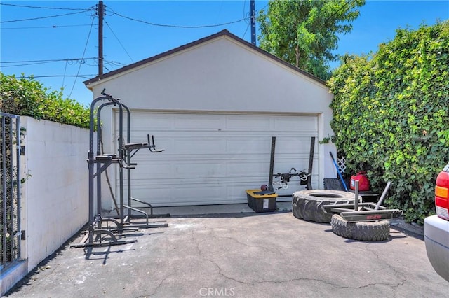 16918 Baltar St, Van Nuys, CA 91406 - detached garage with a gate