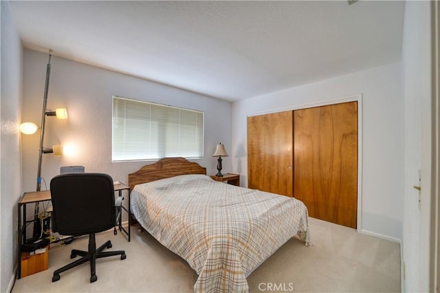 92 Mariposa Dr, San Luis Obispo, CA 93401 - carpeted bedroom with a closet