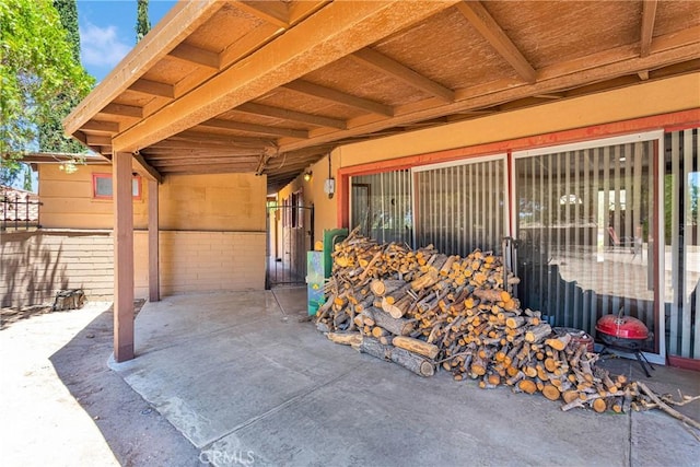 19955 Chickasaw Rd, Apple Valley, CA 92307 - view of patio / terrace
