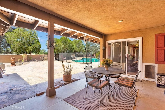 19955 Chickasaw Rd, Apple Valley, CA 92307 - view of patio / terrace