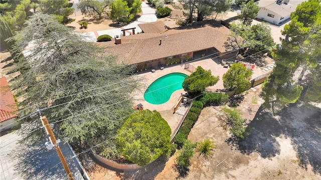 19955 Chickasaw Rd, Apple Valley, CA 92307 - aerial view of property and surrounding area with a pool