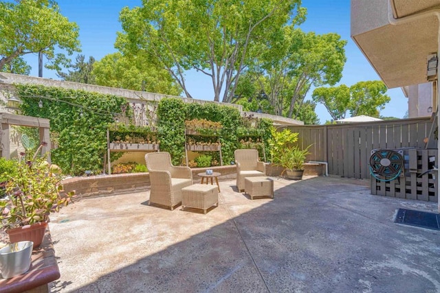 1148 Valdivia Ct, Chula Vista, CA 91910 - fenced backyard featuring a patio