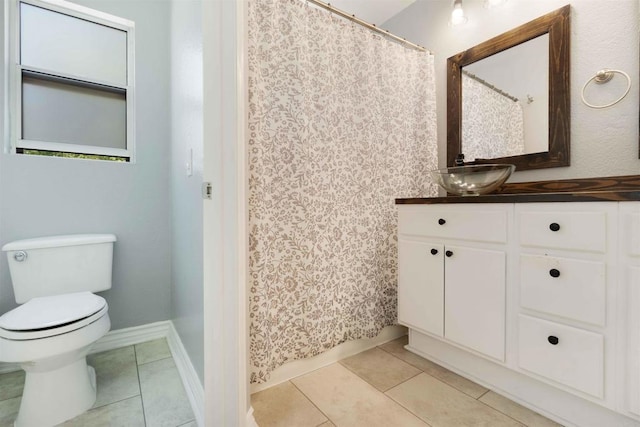 1148 Valdivia Ct, Chula Vista, CA 91910 - full bath featuring vanity, tile patterned flooring, and a shower with shower curtain