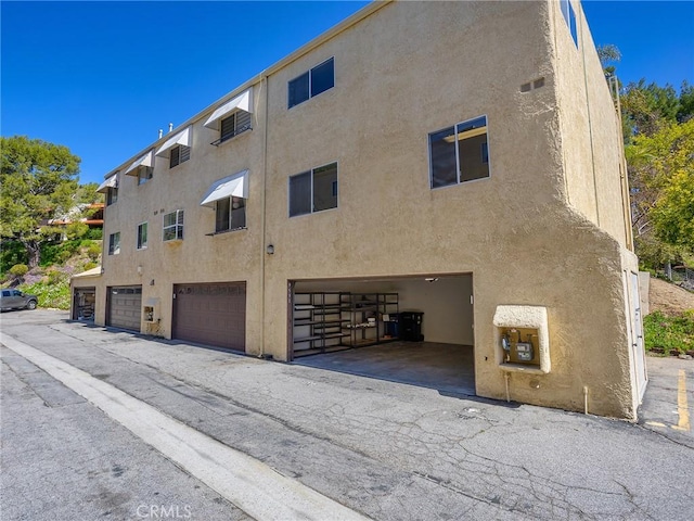 9531 Via Ricardo, Sun Valley, CA 91504 - view of property with a garage