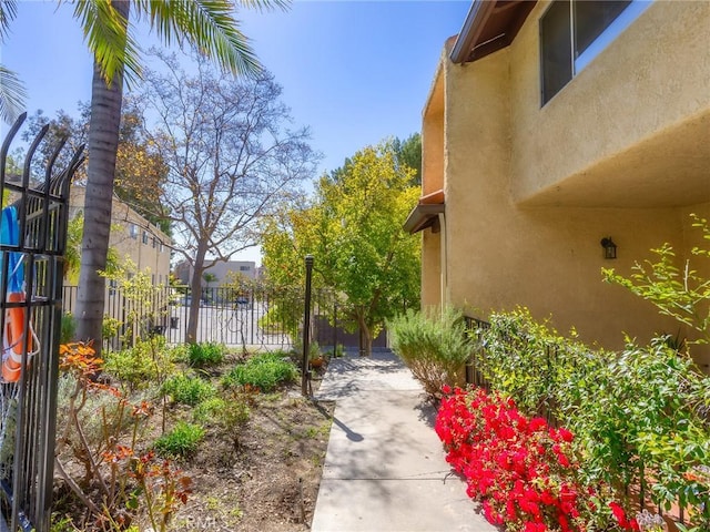 9531 Via Ricardo, Sun Valley, CA 91504 - view of yard