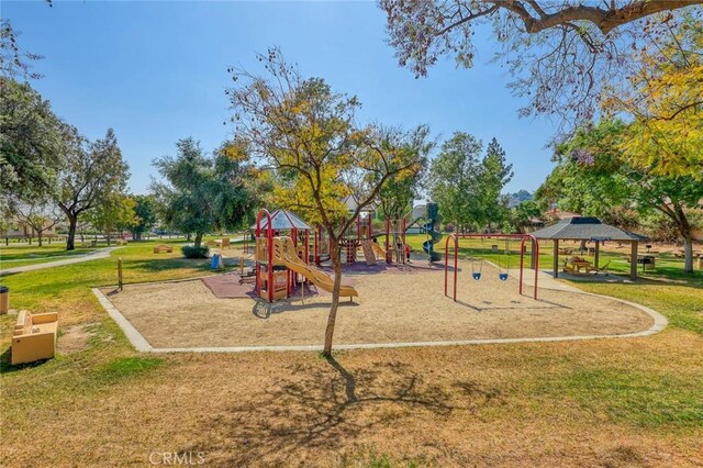 887 San Juan Cir, Duarte, CA 91010 - community play area with a lawn and a gazebo