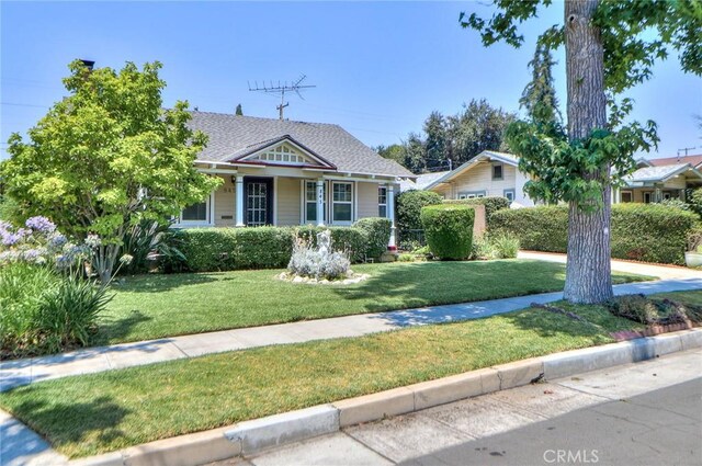 845 N Curtis Ave, Alhambra, CA 91801 - bungalow-style house with a front lawn