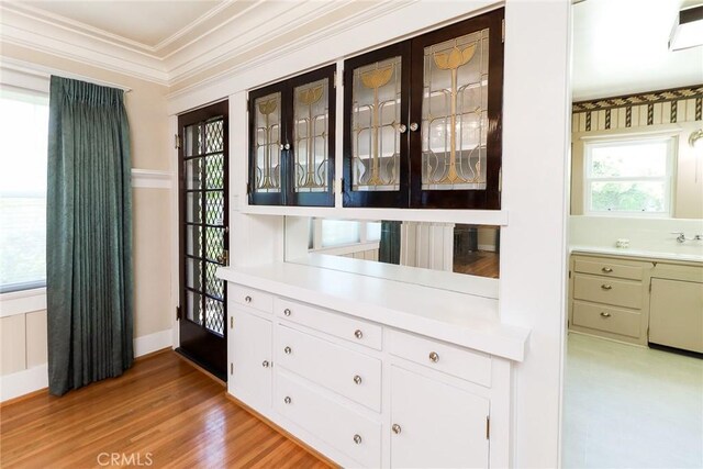 845 N Curtis Ave, Alhambra, CA 91801 - bar area with ornamental molding and light wood-style floors