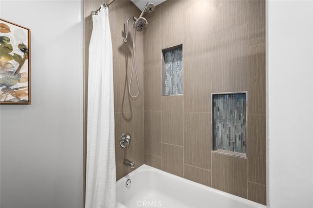 4513 E Cervato St, Long Beach, CA 90815 - full bath featuring shower / bath combo with shower curtain