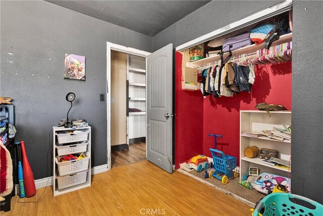 13144 Algonquin Rd, Apple Valley, CA 92308 - view of closet