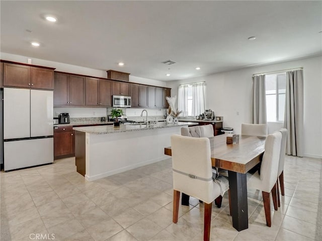 11576 S Crescent St, Desert Hot Springs, CA 92240 - dining area with recessed lighting