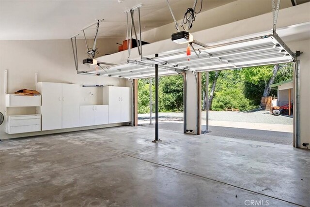 4190 Shadow Canyon Rd, Templeton, CA 93465 - garage featuring a garage door opener