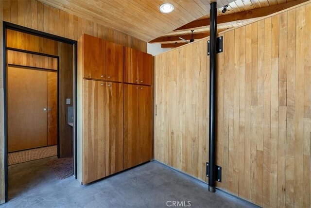 4190 Shadow Canyon Rd, Templeton, CA 93465 - view of closet