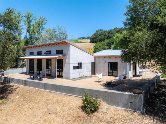 4190 Shadow Canyon Rd, Templeton, CA 93465 - rear view of house featuring a patio and stucco siding