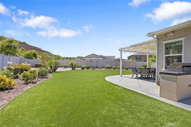 28816 Sedge Ln, Saugus, CA 91350 - fenced backyard with a patio area