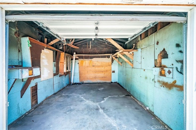 11860 Athens Way, Los Angeles, CA 90061 - view of garage