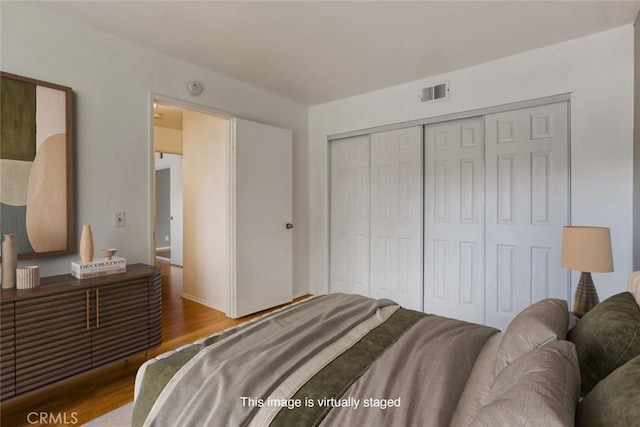 529 El Azul Cir, Oak Park, CA 91377 - bedroom with wood finished floors and a closet
