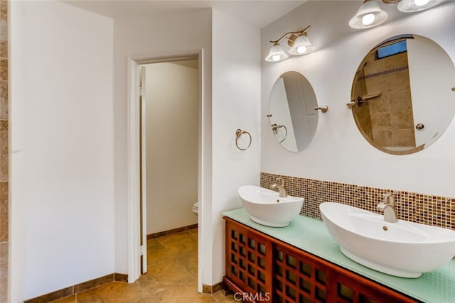 529 El Azul Cir, Oak Park, CA 91377 - bathroom with double vanity and tasteful backsplash