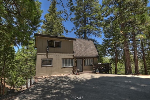 544 Old Toll Rd, Lake Arrowhead, CA 92352 - view of front of property featuring roof with shingles