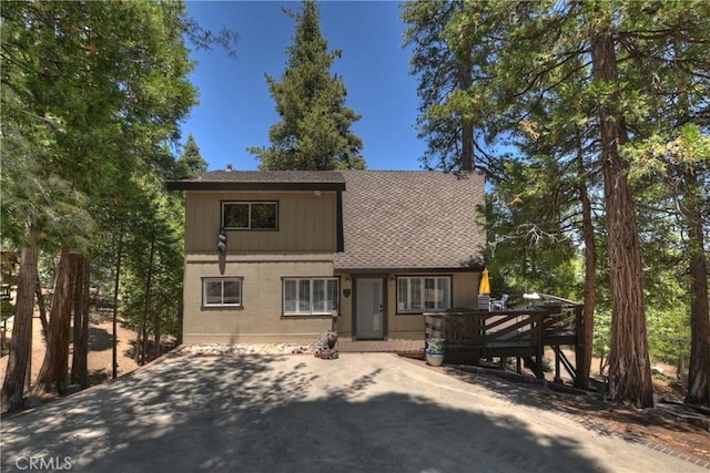 544 Old Toll Rd, Lake Arrowhead, CA 92352 - view of front of house with roof with shingles