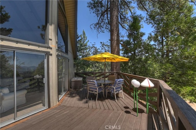 544 Old Toll Rd, Lake Arrowhead, CA 92352 - deck featuring outdoor dining area