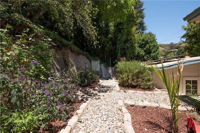 1551 N Beverly Glen Blvd, Los Angeles, CA 90077 - view of yard