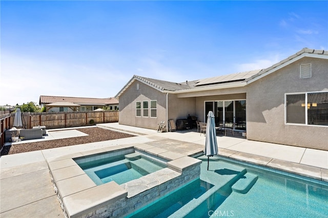 2070 Solig Ave, Kingsburg, CA 93631 - view of swimming pool featuring a fenced backyard, an in-ground hot tub, and a patio