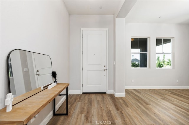 2070 Solig Ave, Kingsburg, CA 93631 - entryway featuring wood finished floors and baseboards