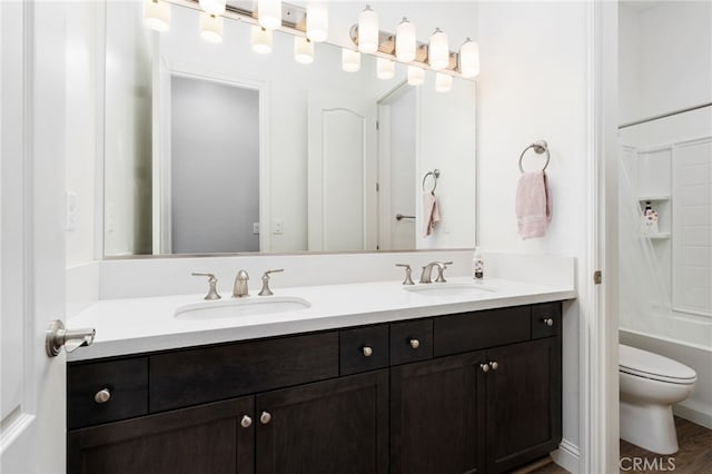 2070 Solig Ave, Kingsburg, CA 93631 - full bathroom with double vanity and shower / bathtub combination