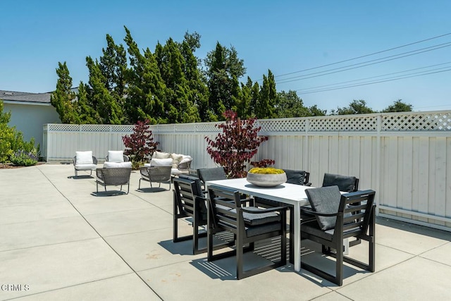 5210 La Canada Blvd, La Canada Flintridge, CA 91011 - fenced backyard featuring a patio, outdoor dining area, and outdoor lounge area