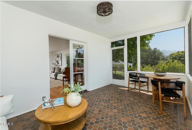 5210 La Canada Blvd, La Canada Flintridge, CA 91011 - view of sunroom / solarium