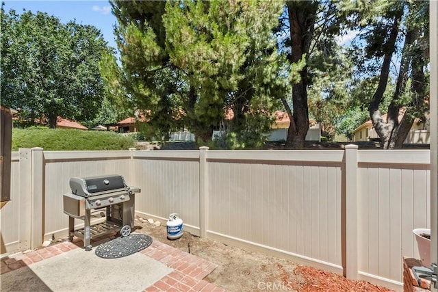 26337 Rainbow Glen Dr Unit 244, Newhall, CA 91321 - view of patio / terrace featuring grilling area
