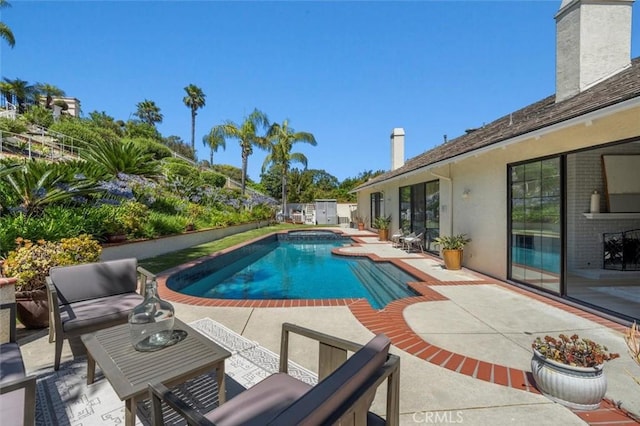 21 Santa Catalina Dr, Rancho Palos Verdes, CA 90275 - view of pool featuring a patio, a pool with connected hot tub, and outdoor lounge area