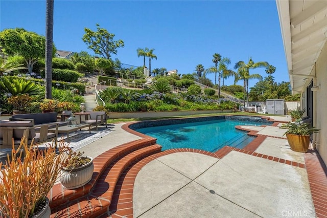 21 Santa Catalina Dr, Rancho Palos Verdes, CA 90275 - swimming pool featuring a patio area and an outdoor living space