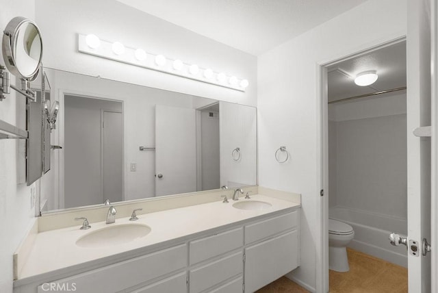 232 Villa Point Dr, Newport Beach, CA 92660 - full bathroom with double vanity and a tub