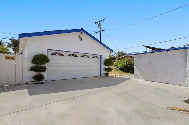 6681 Rostrata Ave, Buena Park, CA 90621 - view of garage