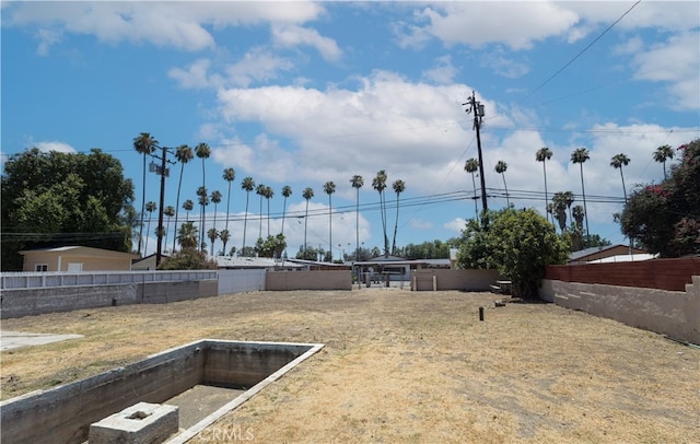 425 W 17th St, San Bernardino, CA 92405 - view of yard