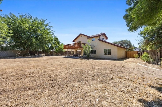 601 Las Arenas Ct, Bakersfield, CA 93314 - view of side of home featuring a fenced backyard and stucco siding