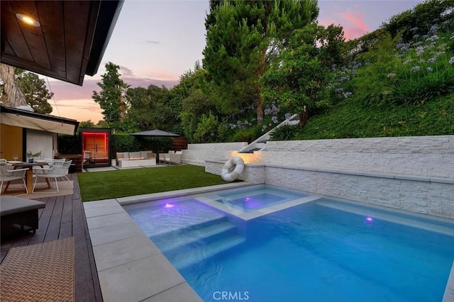 4764 Browndeer Ln, Rancho Palos Verdes, CA 90275 - view of pool featuring a pool with connected hot tub, a wooden deck, outdoor dining area, a yard, and outdoor lounge area