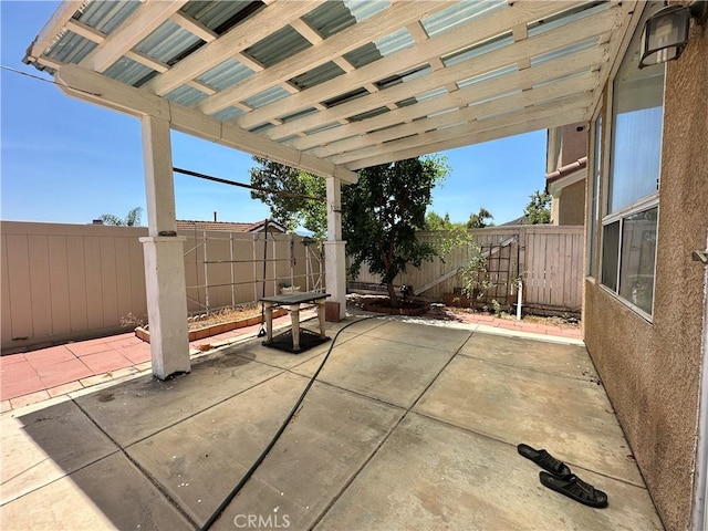2244 Posada Ct, Corona, CA 92879 - fenced backyard with a patio area