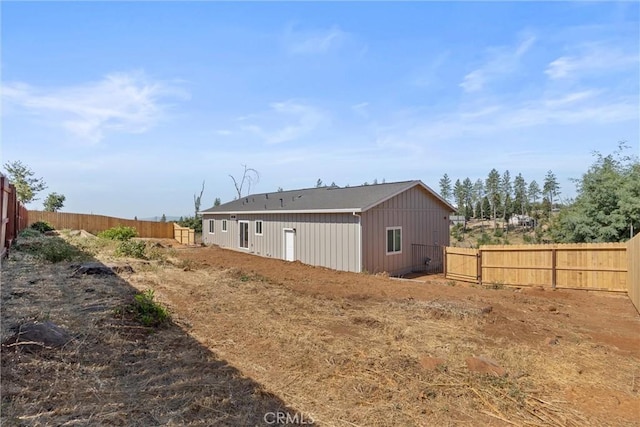 5616 Glen Way, Paradise, CA 95969 - back of house featuring a fenced backyard