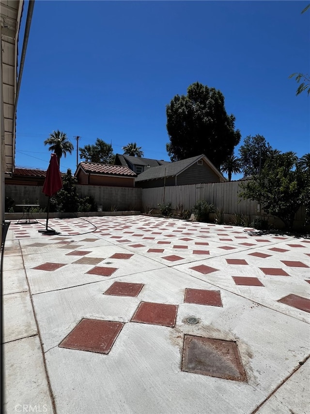 2932 Prospect Ave, Riverside, CA 92507 - view of patio / terrace