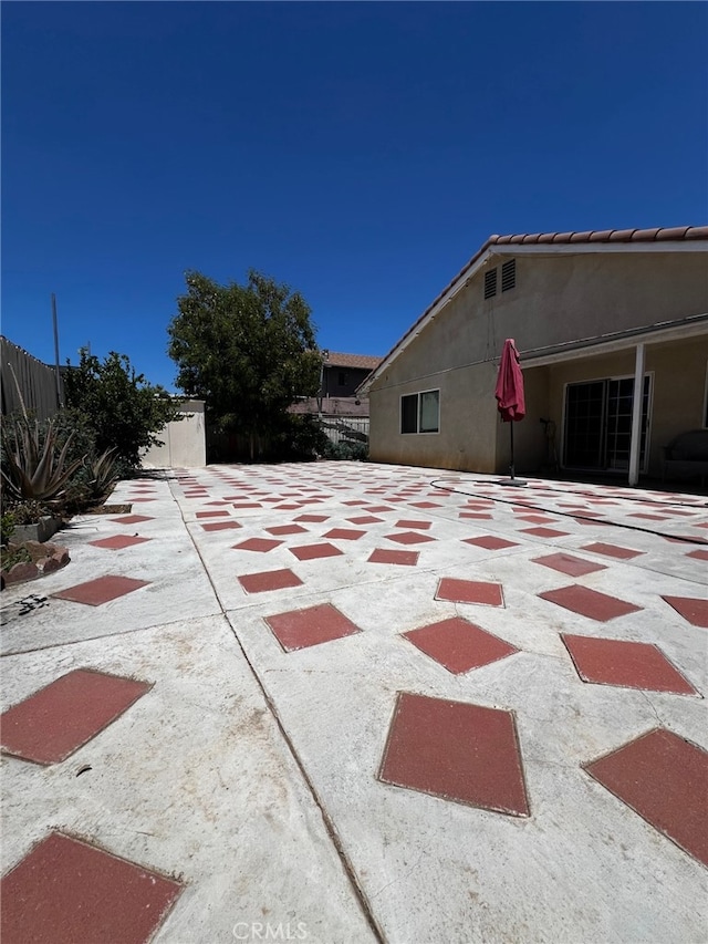 2932 Prospect Ave, Riverside, CA 92507 - view of patio / terrace