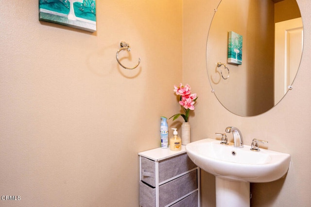 84319 Cigno Ct, Indio, CA 92203 - bathroom featuring a sink